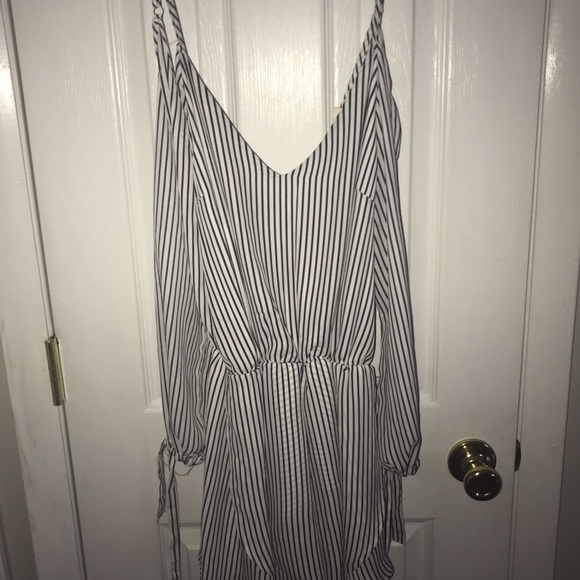Romper - Picture 2 of 3